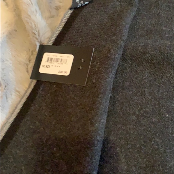 NWT. 🧣Van Heusen scarf - Picture 5 of 5